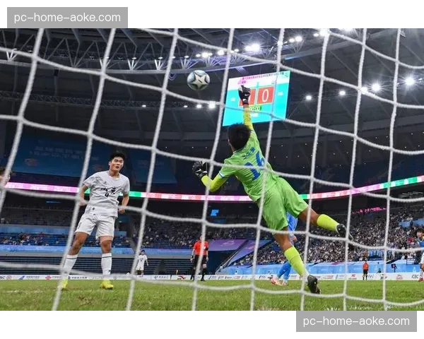 技术统计揭示:冠军争夺战中,守门员扑救率成决定性因素。 技术统计揭示:冠军争夺战中,守门员扑救率成决定性因素。