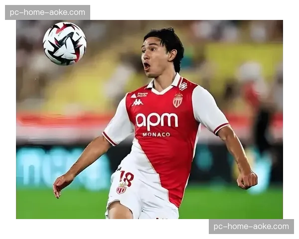 半场战报：摩纳哥2-1暂领先朗斯，南野拓实传射建功